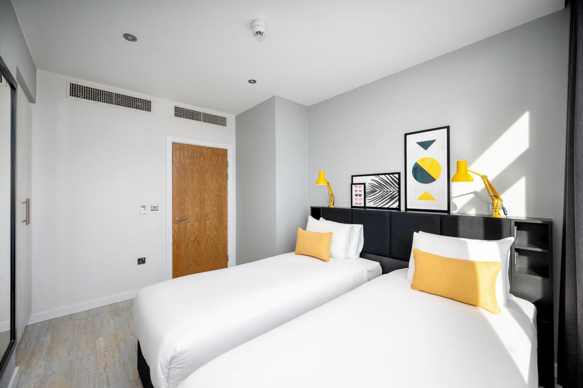 Aparthotel Staycity Waterfront 4*