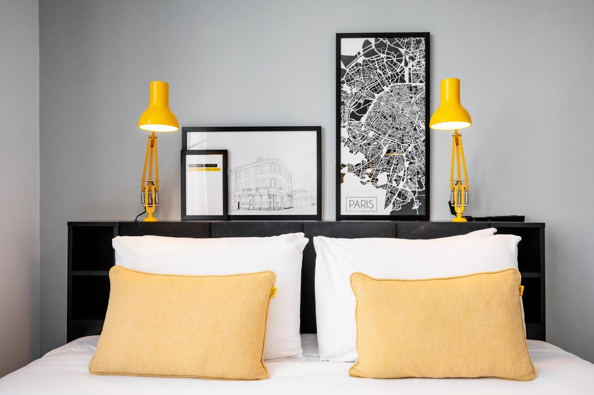 Staycity Waterfront Aparthotel