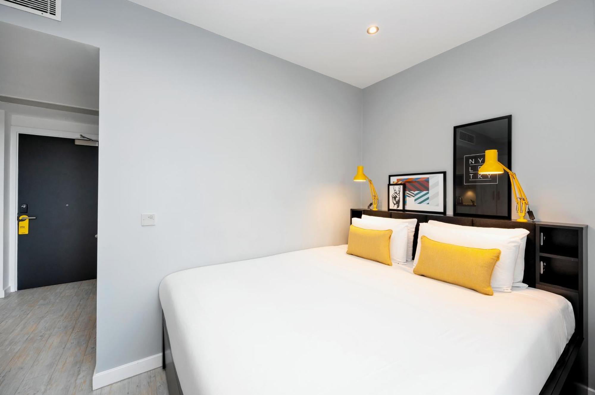 Staycity Waterfront 4*