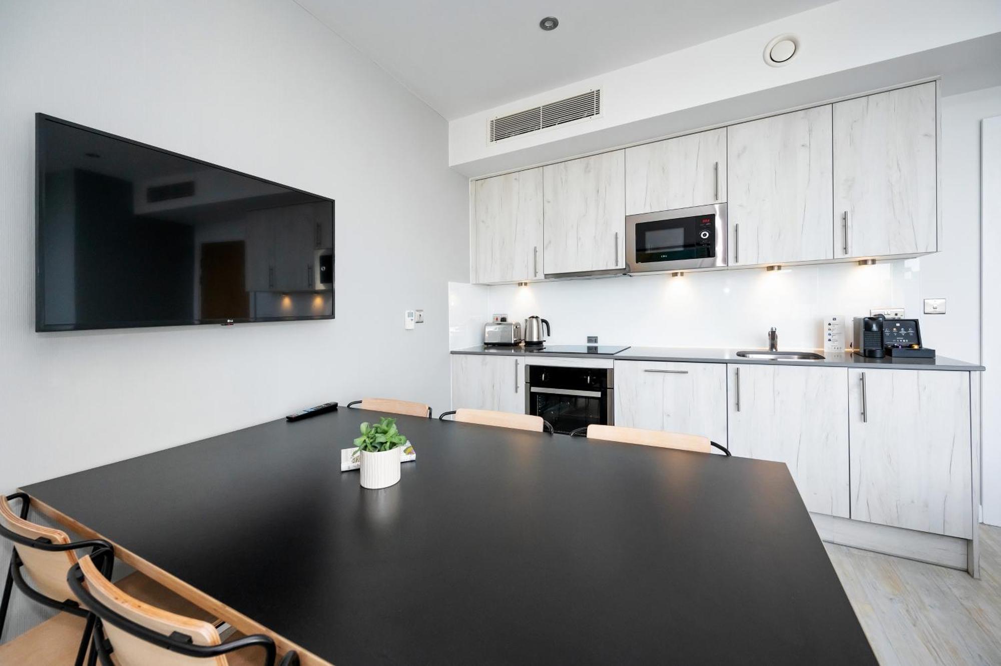Aparthotel Staycity Waterfront 4*