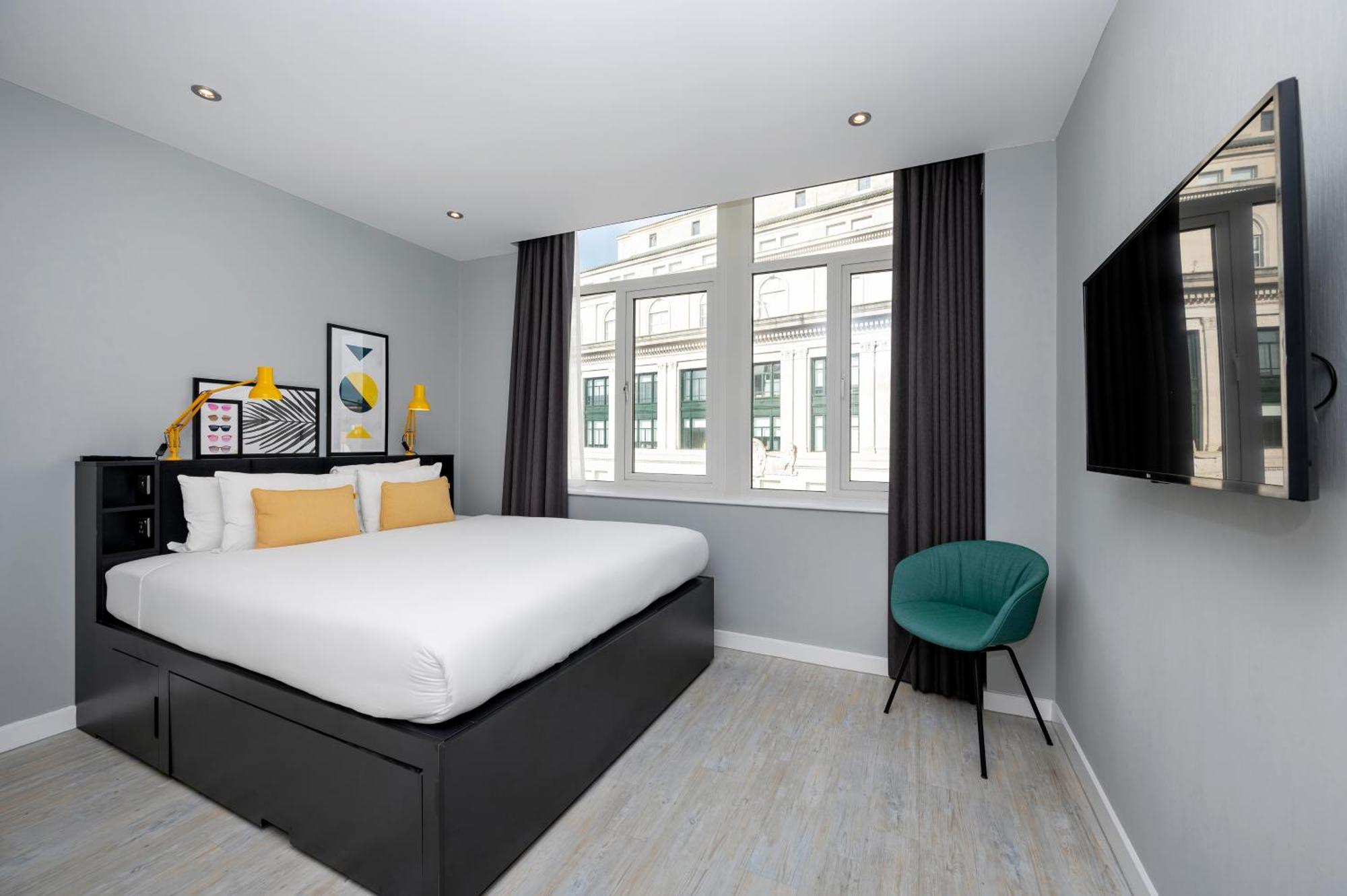 Staycity Waterfront Aparthotel